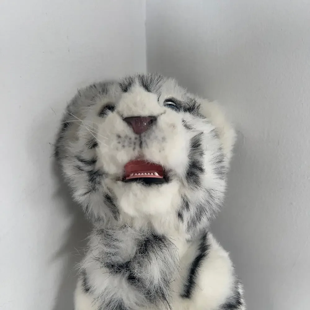 WowWee Alive Interactive White Tiger Cub Plush Toy 2007 Realistic Makes Sounds